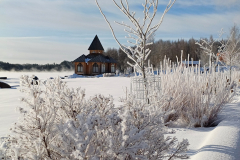 kappeli-talvi-lumikiteet-hanki-vaaka-etaampaa-Irina